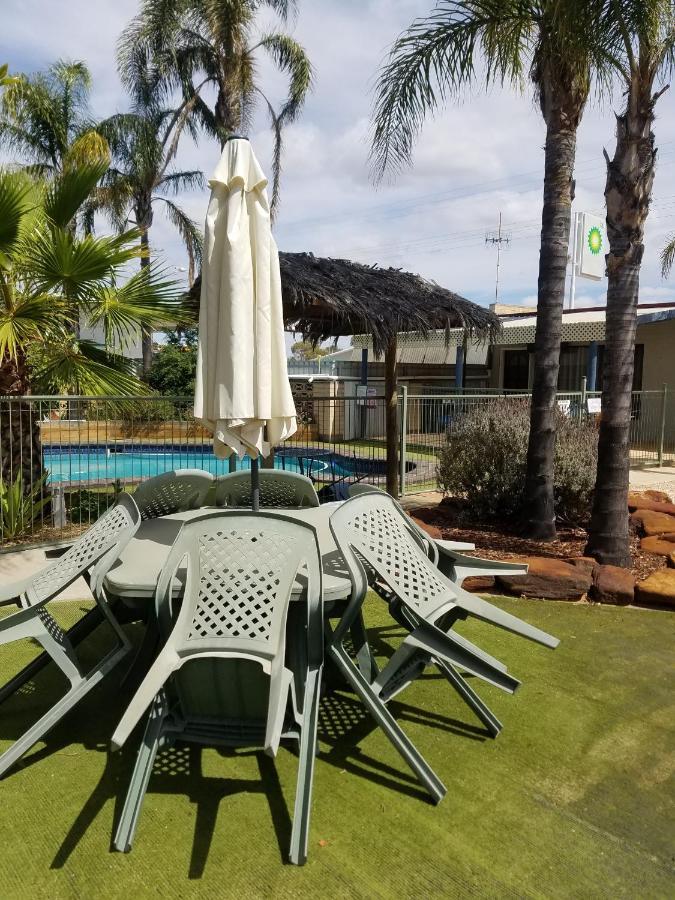Glossop Motel Winkie Εξωτερικό φωτογραφία