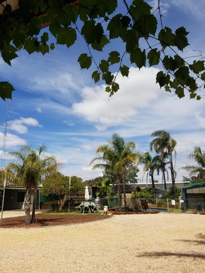 Glossop Motel Winkie Εξωτερικό φωτογραφία