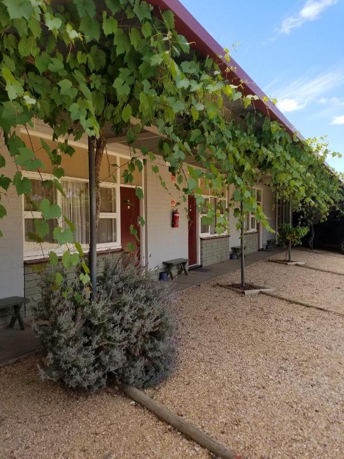 Glossop Motel Winkie Εξωτερικό φωτογραφία